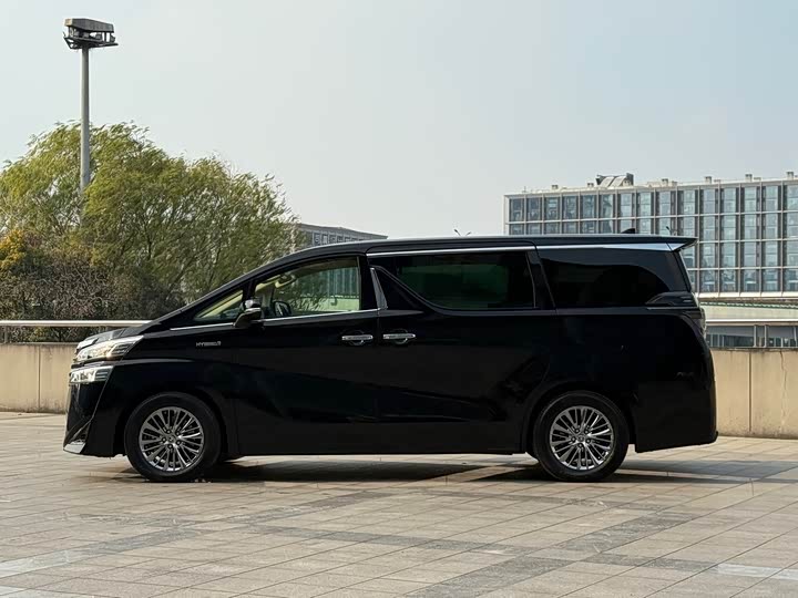 Фото 4 - Toyota Vellfire