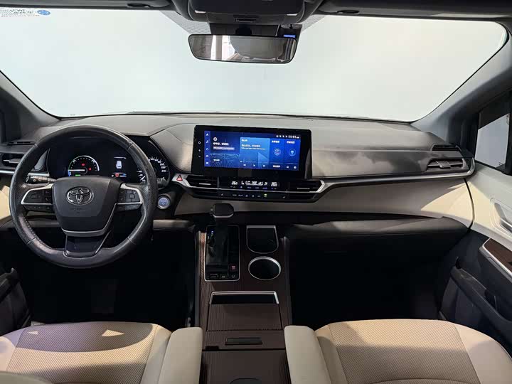 Фото 7 - Toyota Granvia