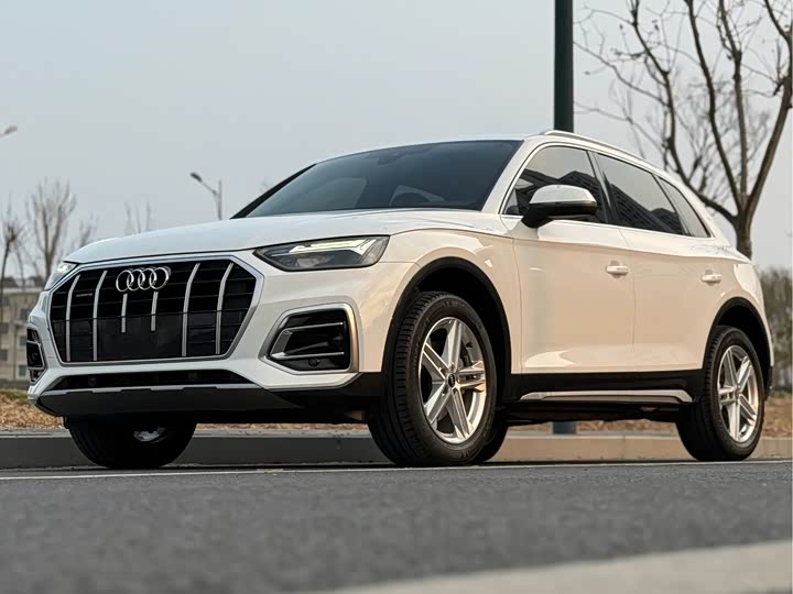 Фото 2 - Audi Q5L