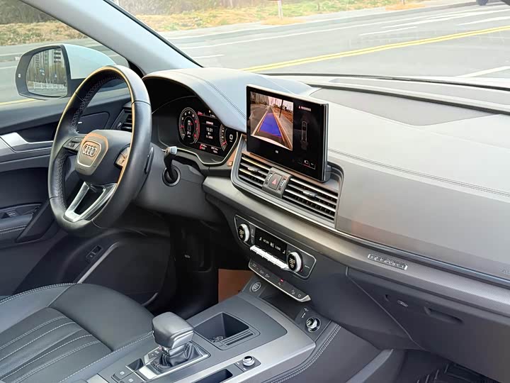 Фото 7 - Audi Q5L