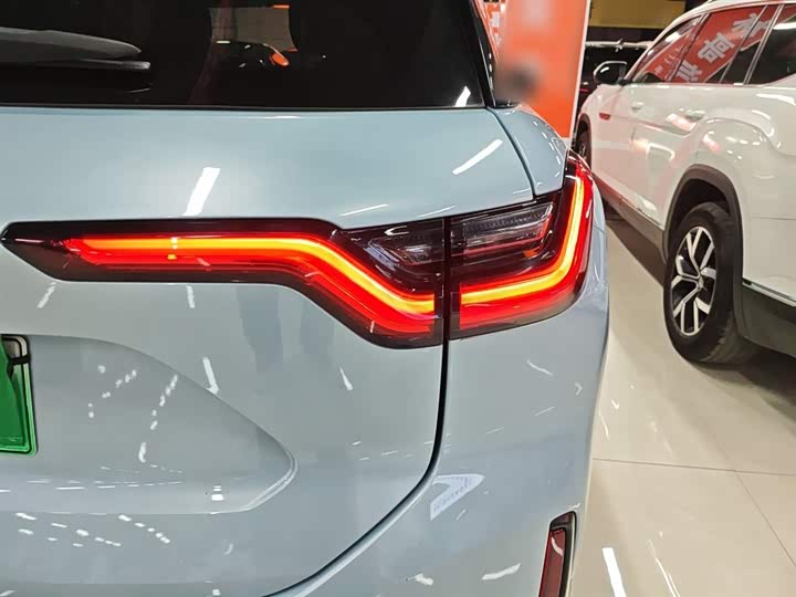 Фото 8 - Nio ES6