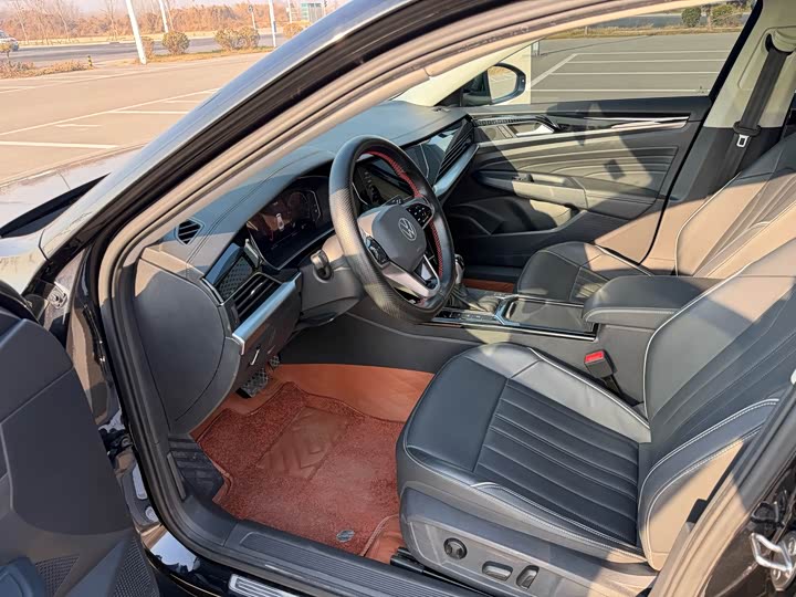 Фото 7 - Volkswagen Passat