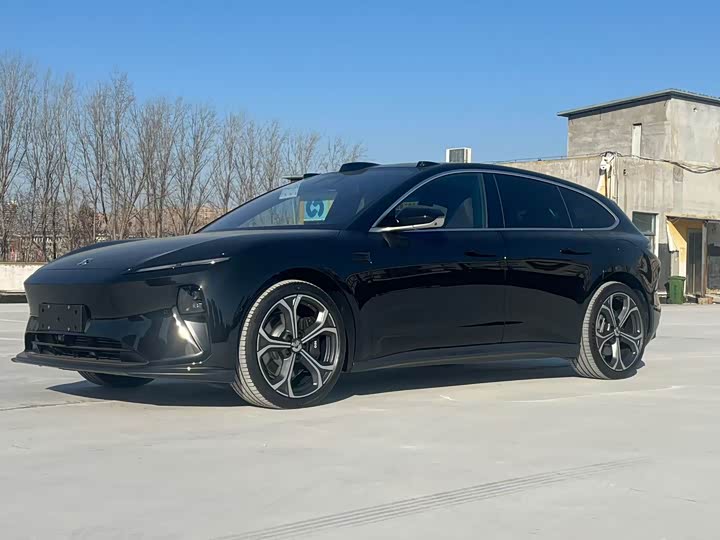 Фото 1 - Nio ET5T