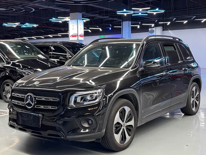 Фото 1 - Mercedes-Benz GLB-Class