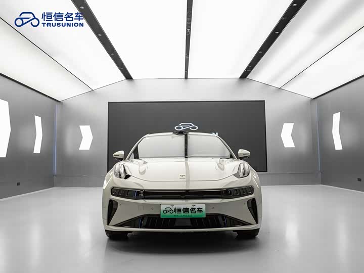 Фото 2 - Zeekr 001