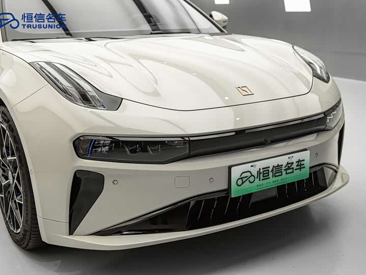 Фото 7 - Zeekr 001