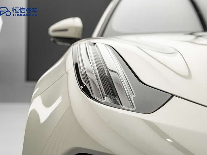 Фото 8 - Zeekr 001