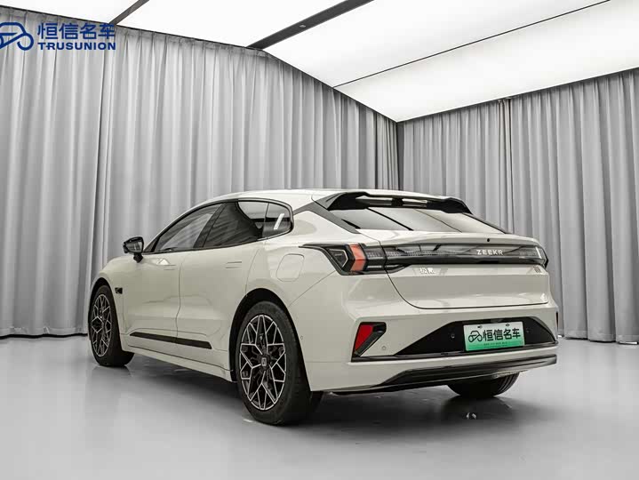 Фото 9 - Zeekr 001