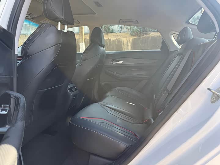 Фото 5 - Geely Binrui