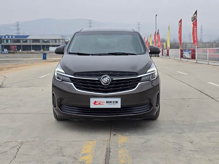 Фото 2 - Buick GL8 ES