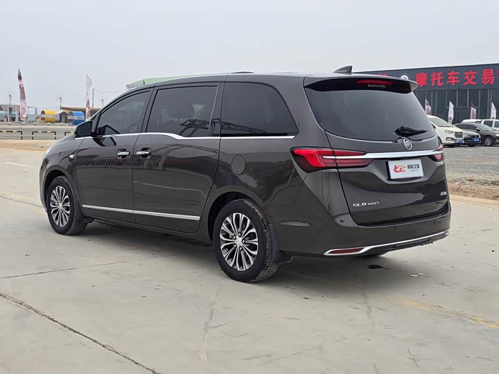 Фото 5 - Buick GL8 ES