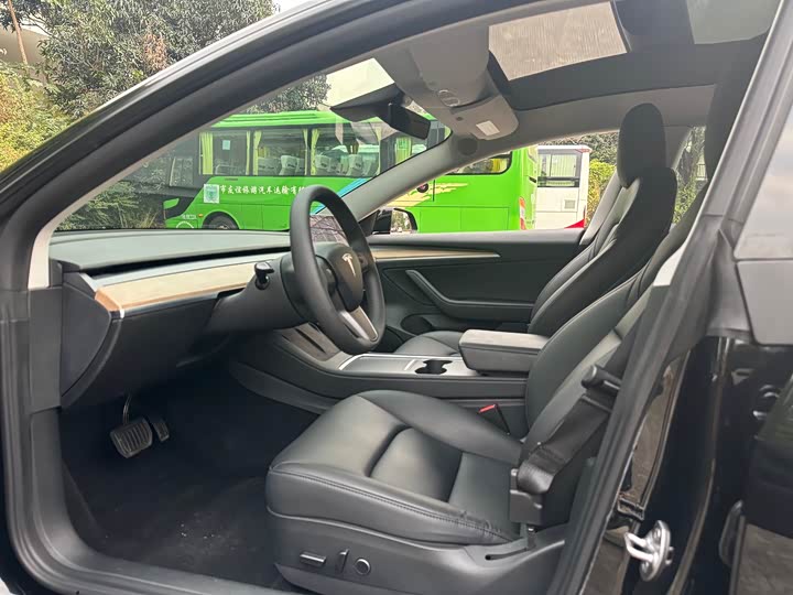 Фото 7 - Tesla Model 3