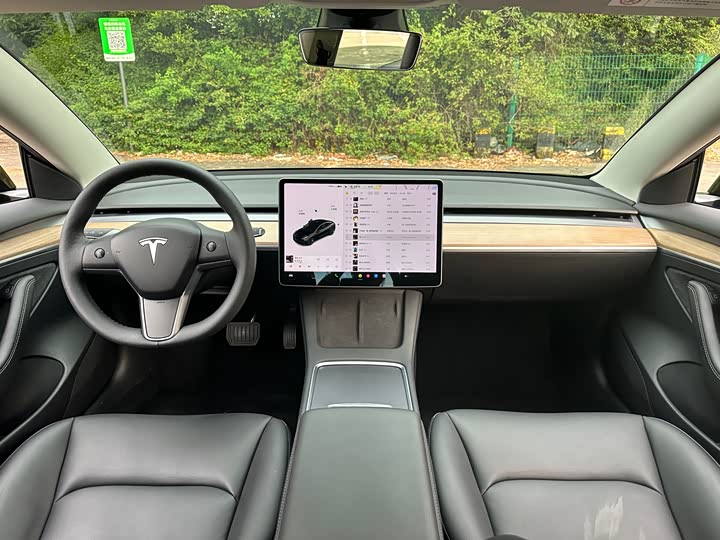 Фото 8 - Tesla Model 3