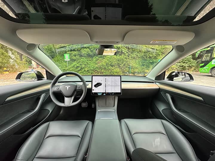 Фото 9 - Tesla Model 3