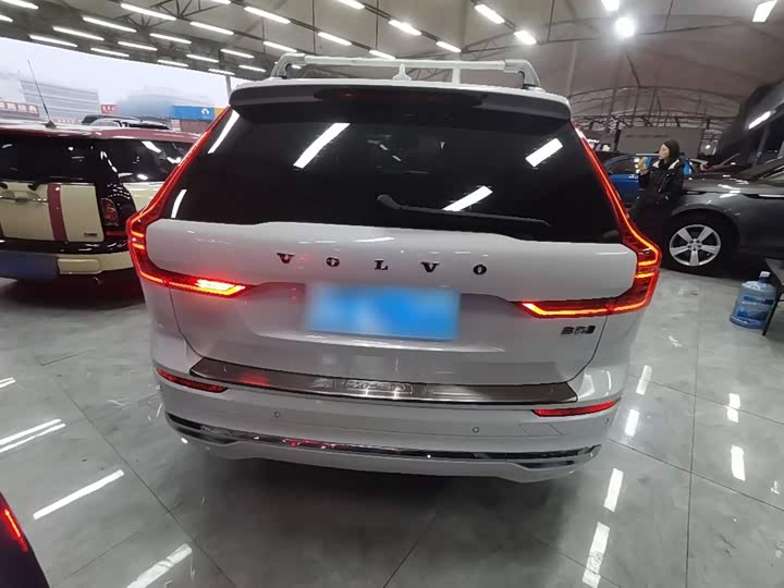 Фото 6 - Volvo XC60