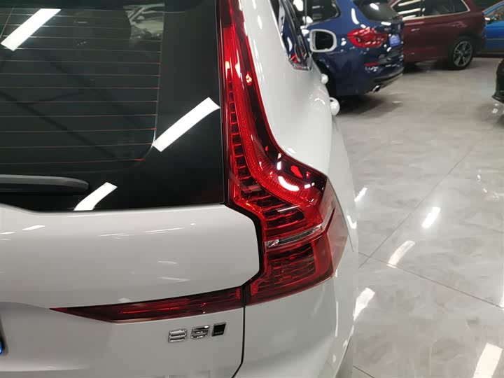 Фото 8 - Volvo XC60