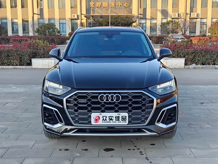 Фото 2 - Audi Q5L