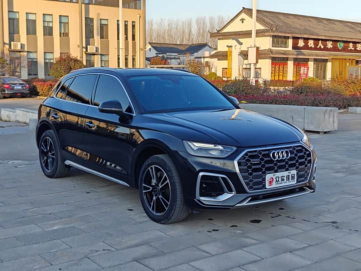 Фото 3 - Audi Q5L