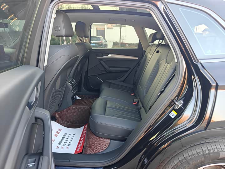 Фото 6 - Audi Q5L