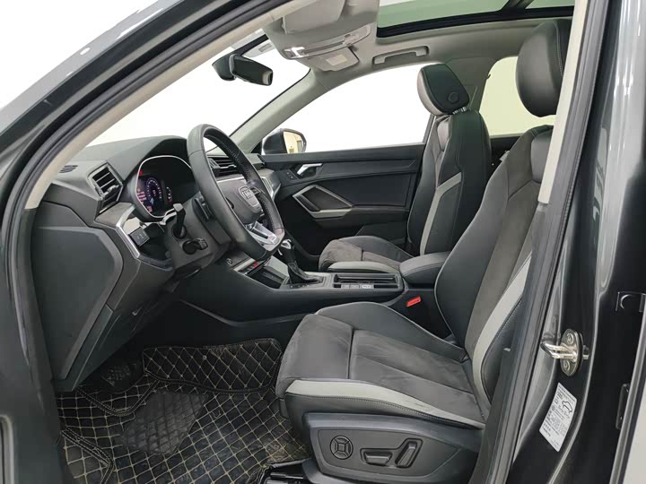 Фото 8 - Audi Q3