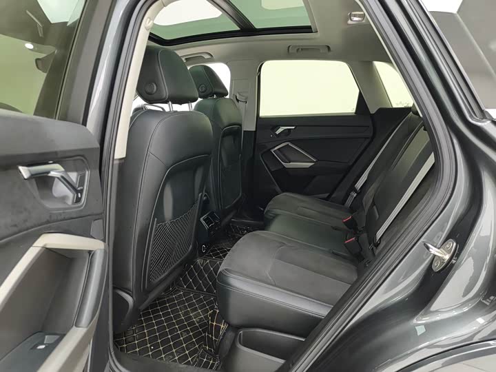 Фото 9 - Audi Q3