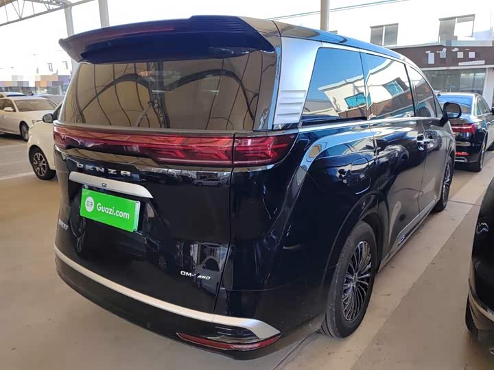 Фото 7 - Denza D9