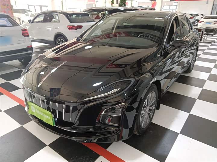 Фото 2 - Hongqi E-QM5