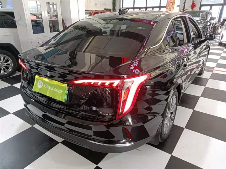 Фото 7 - Hongqi E-QM5