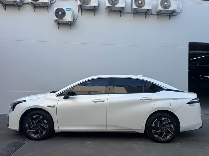 Фото 3 - GAC Aion S Plus