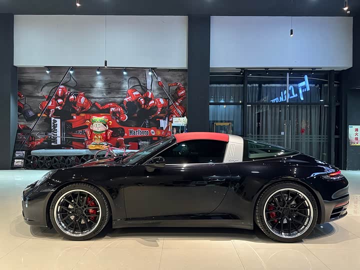 Фото 4 - Porsche 911