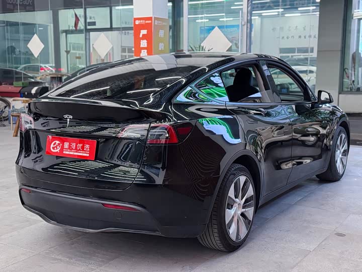 Фото 7 - Tesla Model Y