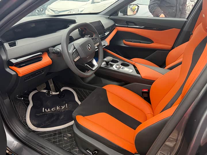 Фото 7 - Changan UNI-V