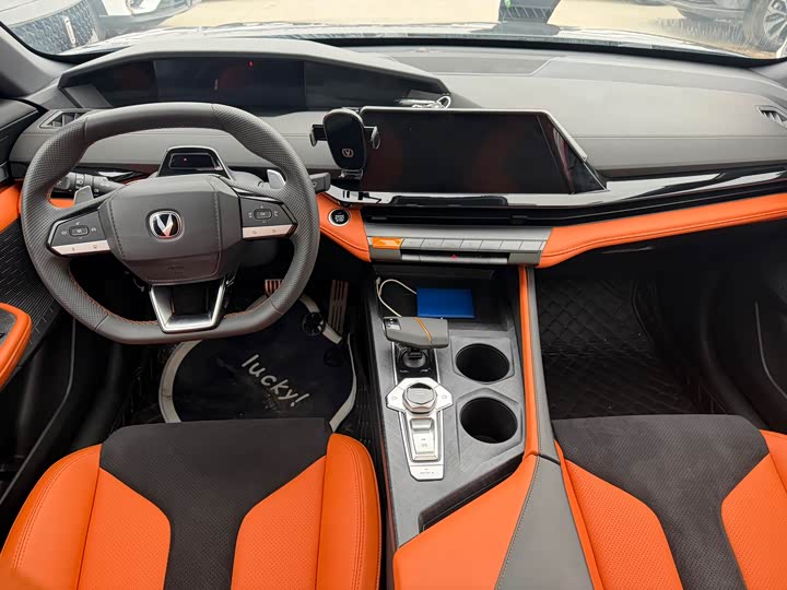 Фото 9 - Changan UNI-V