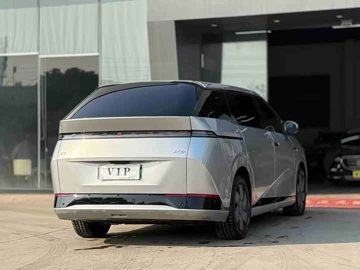 Фото 6 - XPeng X9