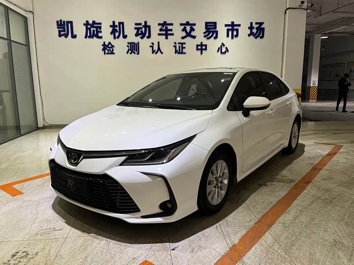 Фото 1 - Toyota Corolla