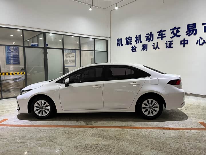 Фото 7 - Toyota Corolla