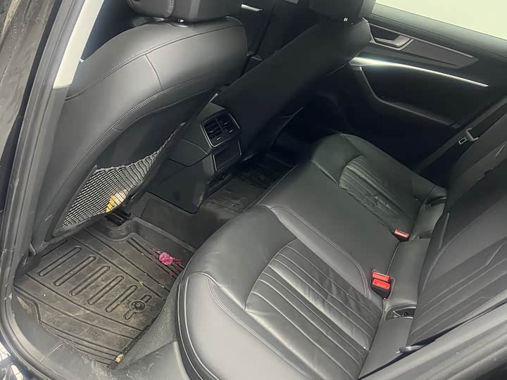 Фото 6 - Audi A6