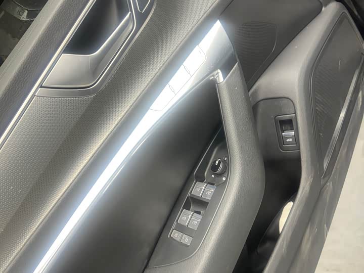 Фото 8 - Audi A6