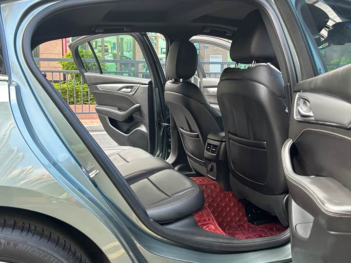 Фото 9 - Cadillac CT5