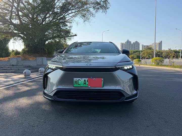 Фото 2 - Toyota bZ4X