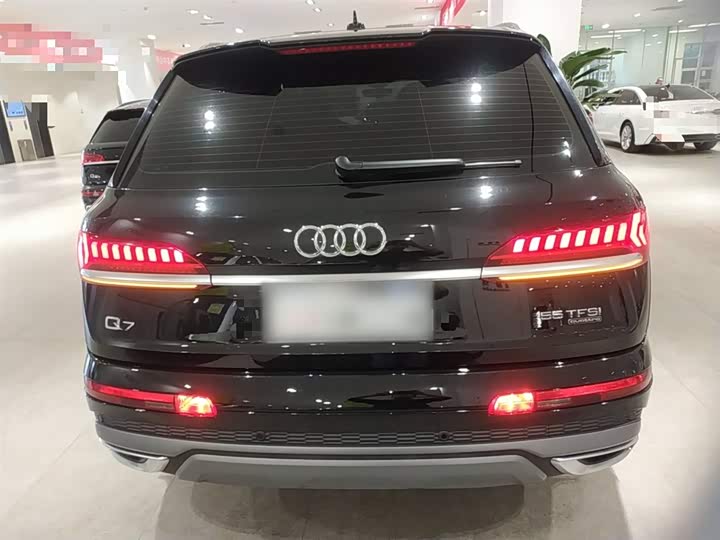 Фото 6 - Audi Q7
