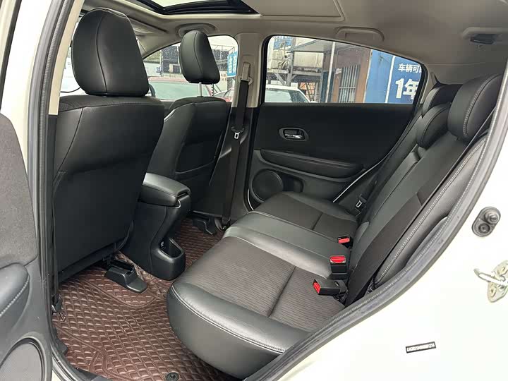 Фото 9 - Honda Vezel