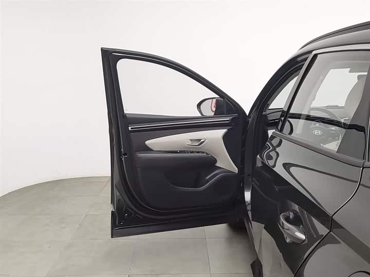 Фото 8 - Hyundai Tucson L