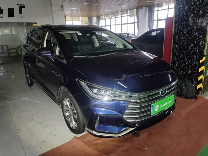 Фото 4 - BYD Song Max