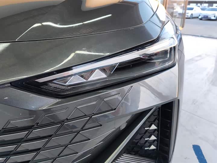 Фото 5 - Changan UNI-V