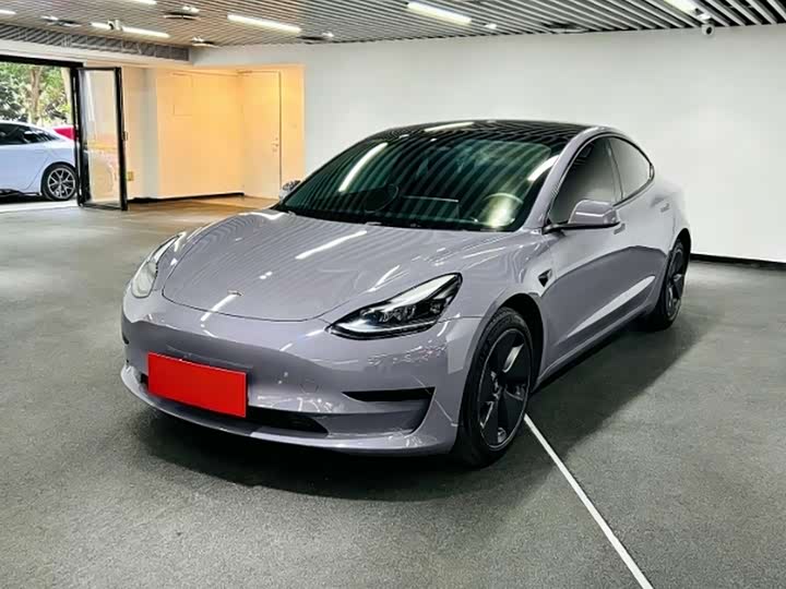 Фото 1 - Tesla Model 3