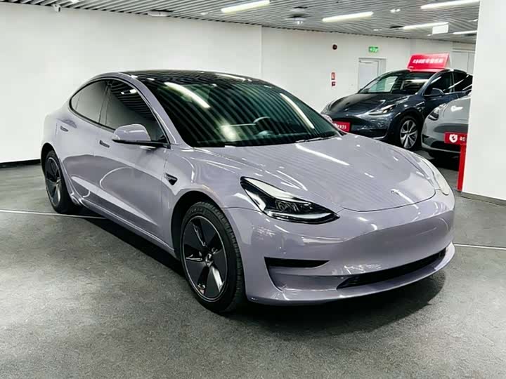 Фото 3 - Tesla Model 3