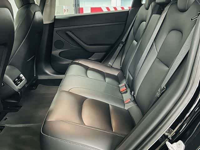 Фото 9 - Tesla Model 3