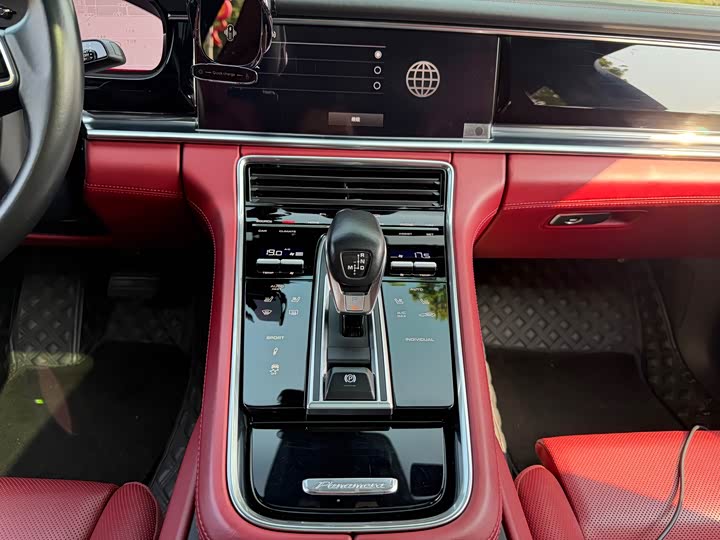 Фото 8 - Porsche Panamera