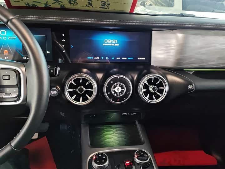 Фото 7 - Tank 300